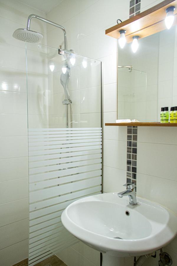 Hotel Rodon Paralía 外观 照片